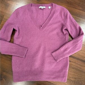 Vince women's 100% cashmere v-neck sweater Sz XS  Pink color